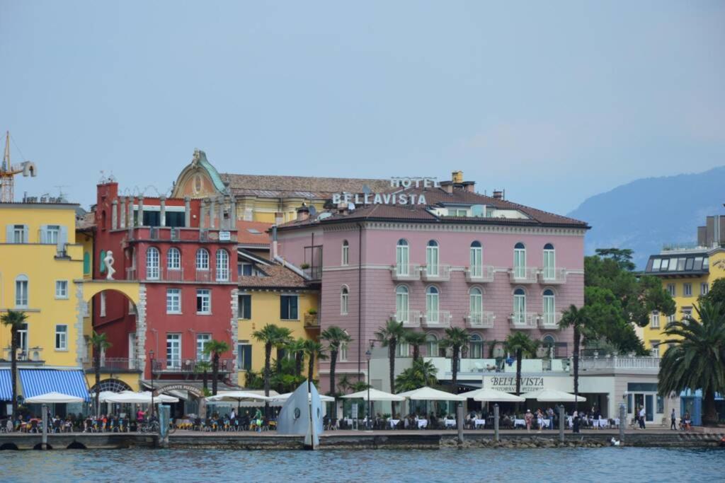 Appartamento Sunrise - Centro Storico N2 Riva del Garda Exterior foto